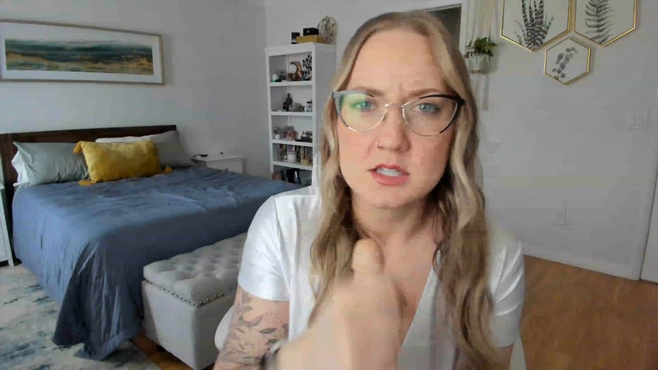 BelaTalbotxx - Aggressive Stepsis Sneaks In To Blow You